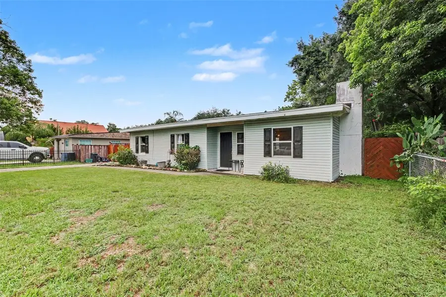 231 E 1st Street, Chuluota, FL 32766 - #2
