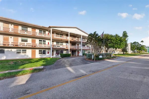 6015 19th Street N #215, ST PETERSBURG, FL 33714