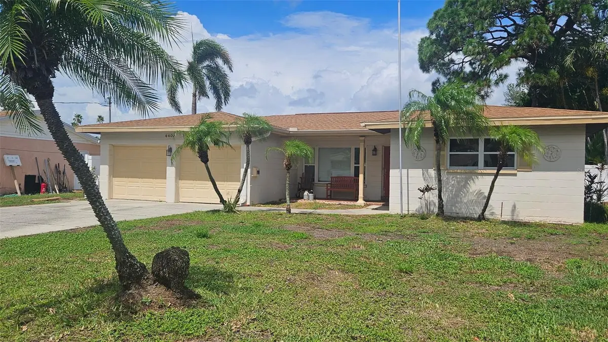 4400 Huntington Street Ne, Saint Petersburg, FL 33703 - #1