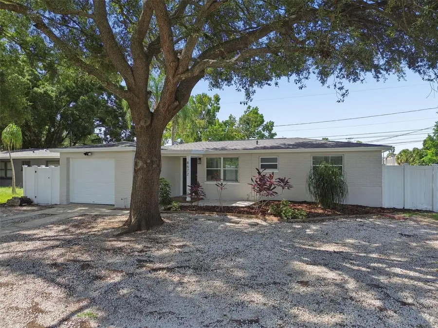 8672 78th Place, Seminole, FL 33777 - #2