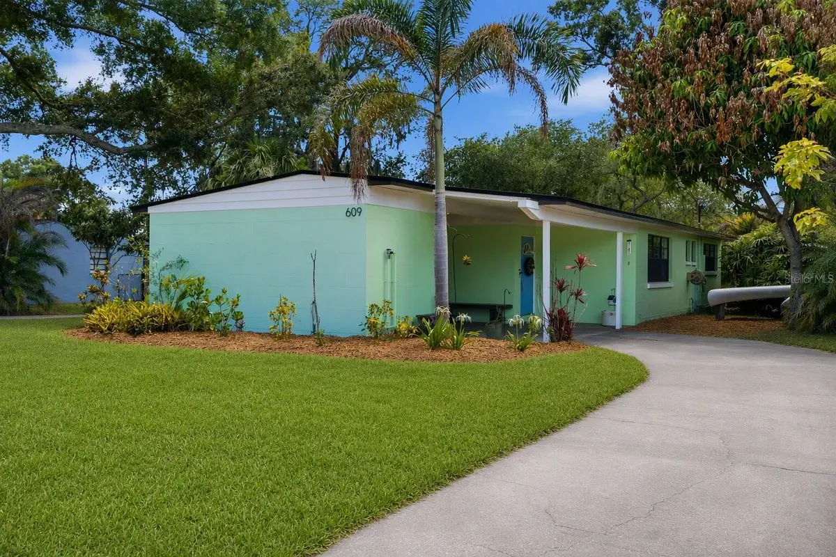 609 W River Drive, Tampa, FL 33617 - #1