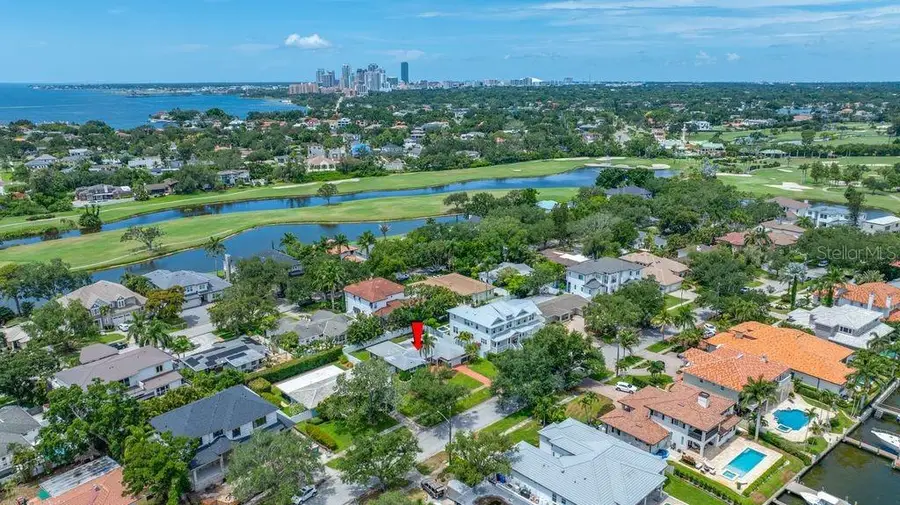 328 Bayview Drive Ne, Saint Petersburg, FL 33704 - #3