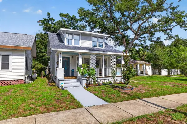 2042 14th Street S, ST PETERSBURG, FL 33705