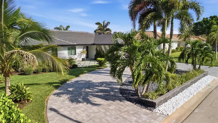 2022 Hawaii Avenue Ne, Saint Petersburg, FL 33703 - #3
