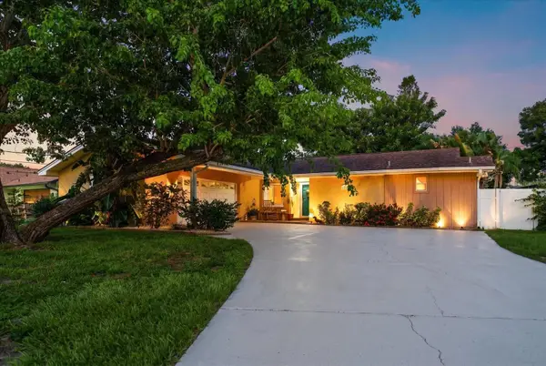12811 Lake Drive, LARGO, FL 33774