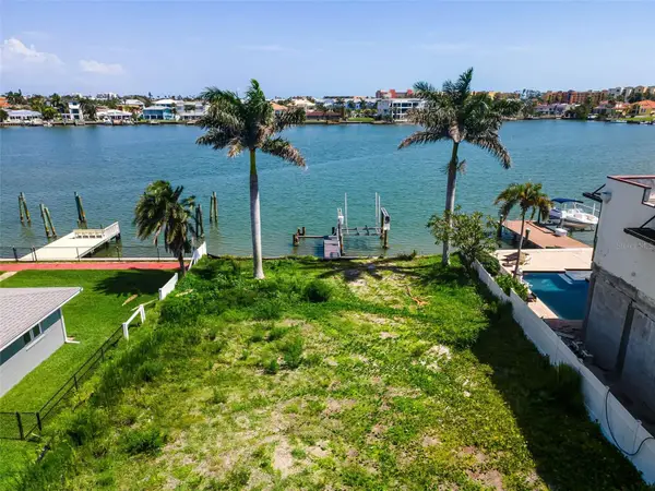 17043 Dolphin Drive, NORTH REDINGTON BEACH, FL 33708