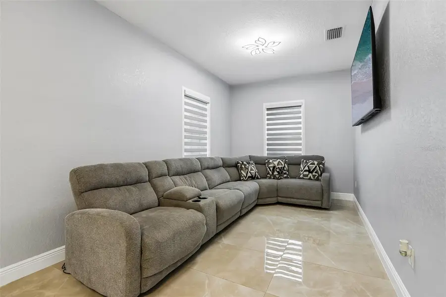 2703 Auburn Avenue W, Tampa, FL 33614 - #3