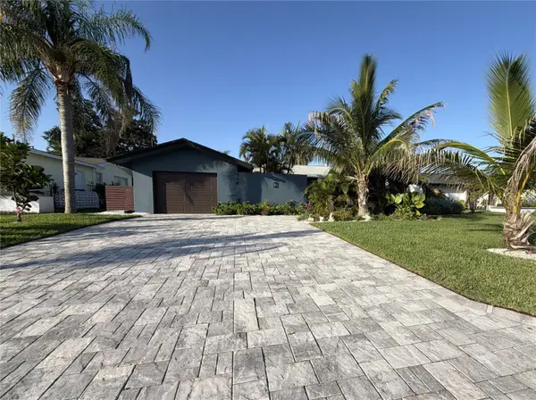 114 12th Street, BELLEAIR BEACH, FL 33786