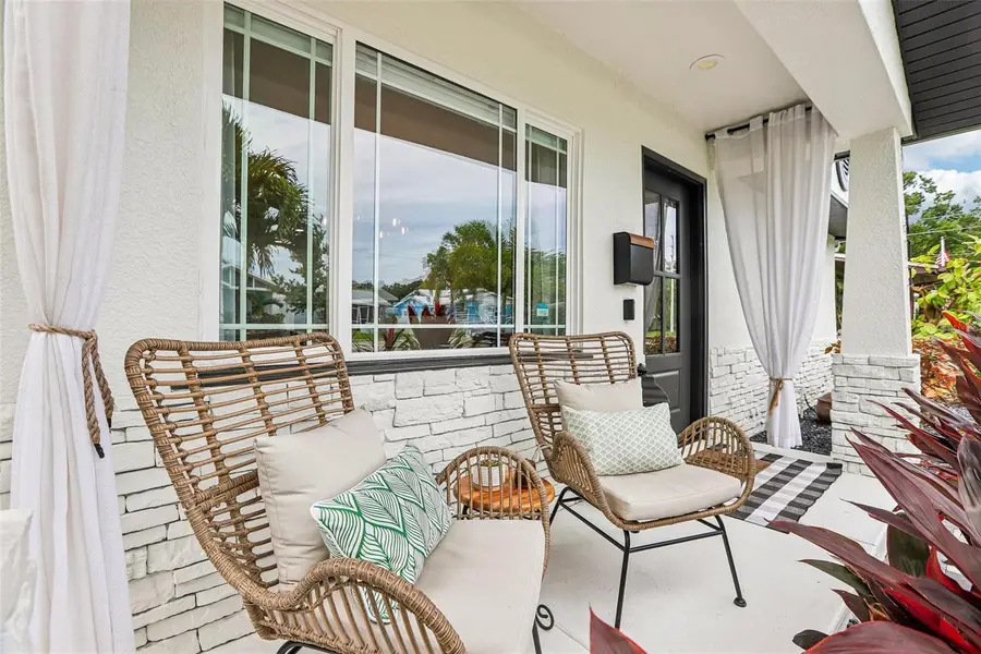 472 36th Avenue N, Saint Petersburg, FL 33704 - #2