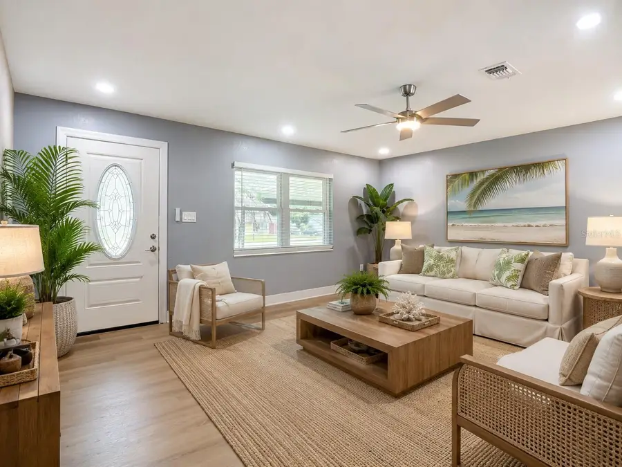 730 E 9th Street, Apopka, FL 32703 - #2