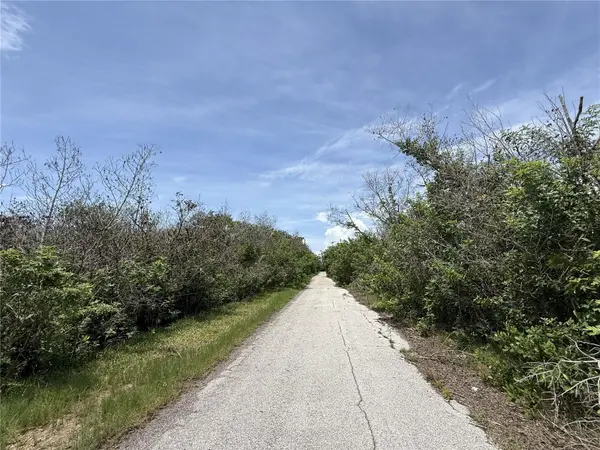 5997 Kracker Avenue, GIBSONTON, FL 33534
