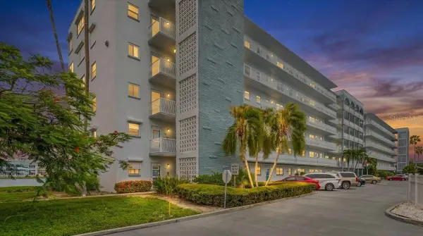 5925 Shore Boulevard S #302, GULFPORT, FL 33707