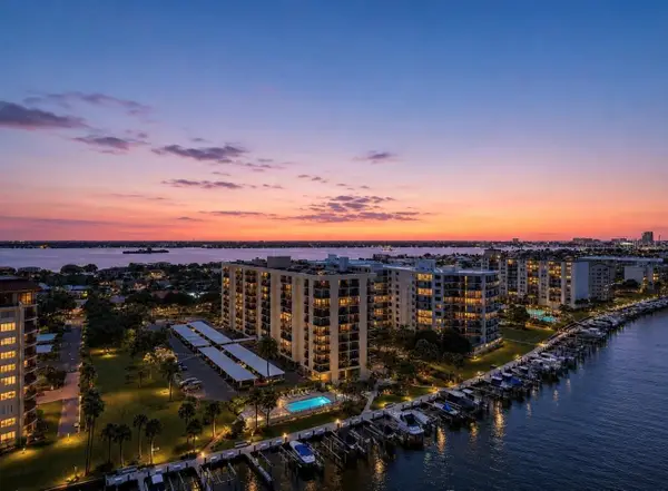 690 Island Way #501, CLEARWATER BEACH, FL 33767