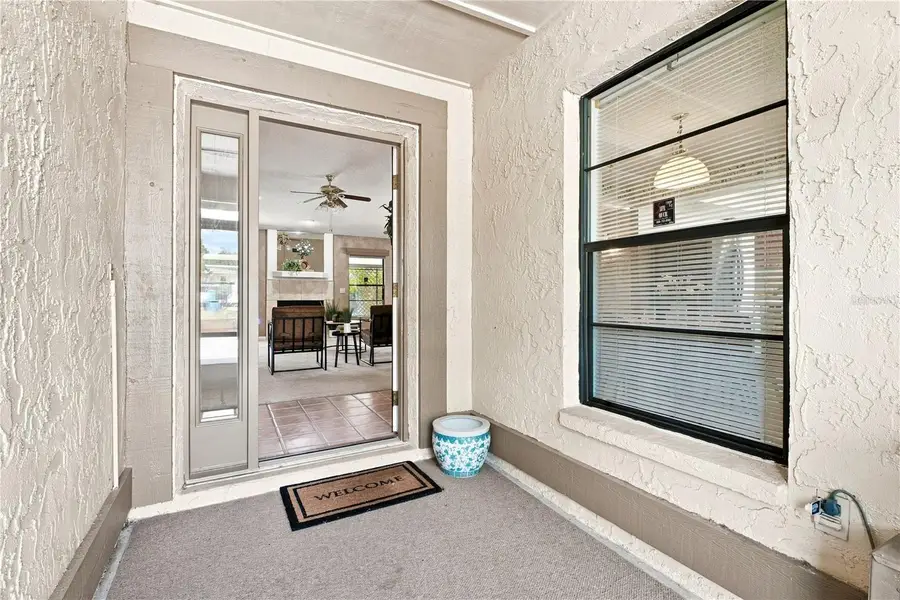 6803 Longpointe Way, Tampa, FL 33615 - #2