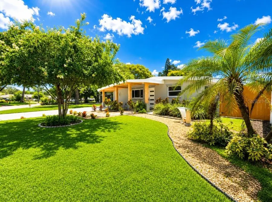 138 Davison Avenue Ne, Saint Petersburg, FL 33703 - #3