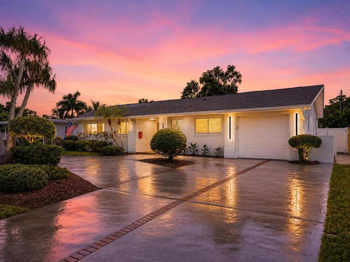 2400 66th Terrace S, Saint Petersburg, FL 33712 - #1
