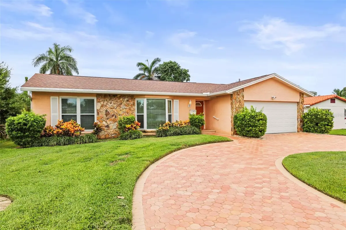 1112 40th Ave Ne, Saint Petersburg, FL 33703 - #1