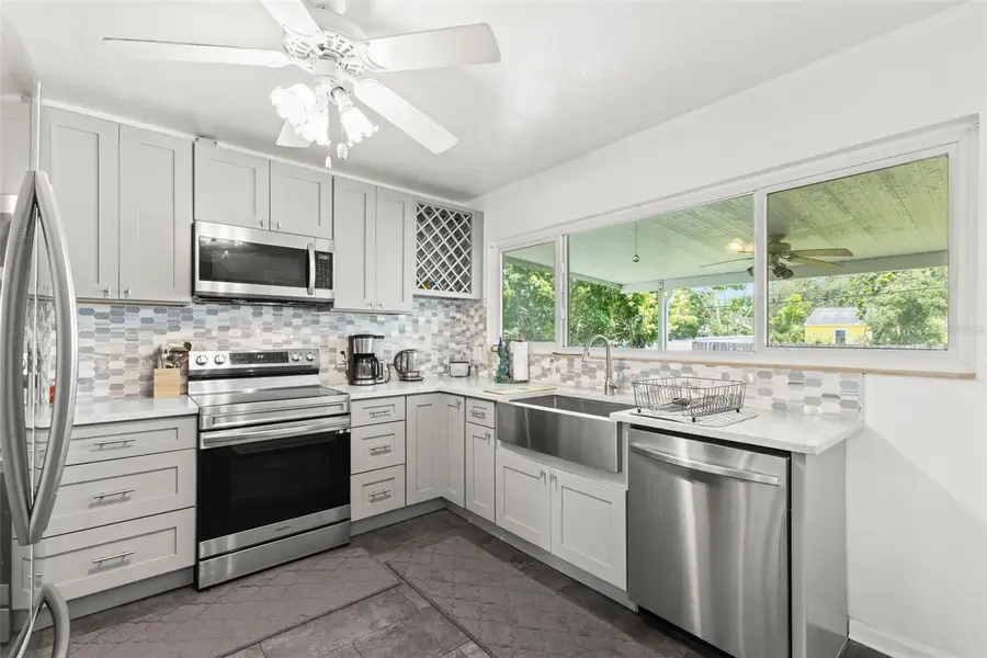718 40th Avenue Ne, Saint Petersburg, FL 33703 - #2