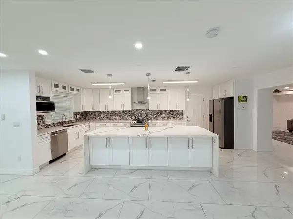 1557 Robinson Drive N, ST PETERSBURG, FL 33710