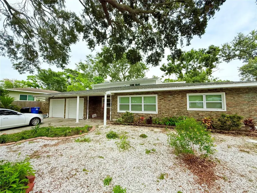 1557 Robinson Drive N, Saint Petersburg, FL 33710 - #2