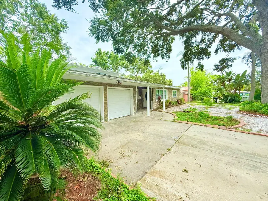 1557 Robinson Drive N, Saint Petersburg, FL 33710 - #3