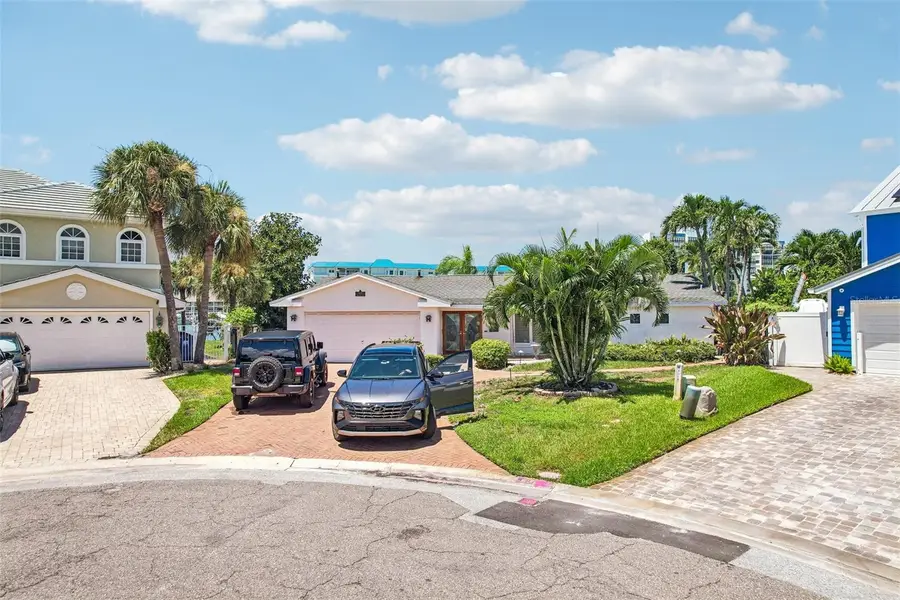 8078 13th Avenue S, Saint Petersburg, FL 33707 - #2