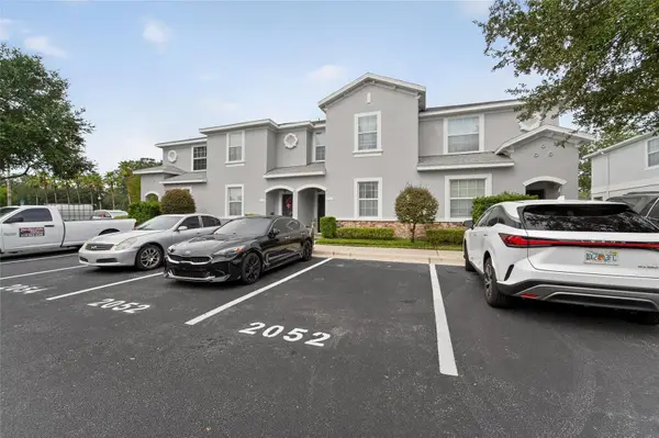 2052 Greenwood Valley Drive, PLANT CITY, FL 33563