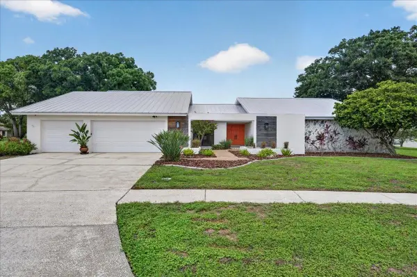 2862 Shady Oak Court, CLEARWATER, FL 33761