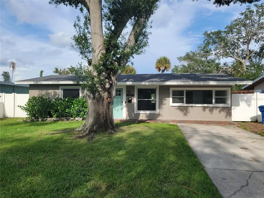 4227 Harrisburg Street Ne, Saint Petersburg, FL 33703 - #2