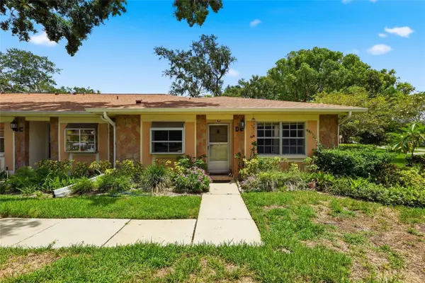 2211 Lark Circle W #D, PALM HARBOR, FL 34684