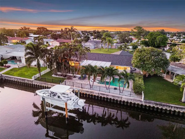 1472 47th Avenue Ne, ST PETERSBURG, FL 33703