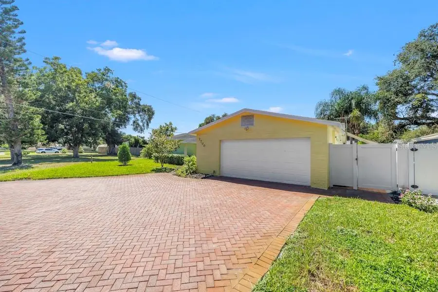 7700 22nd Avenue N, Saint Petersburg, FL 33710 - #2