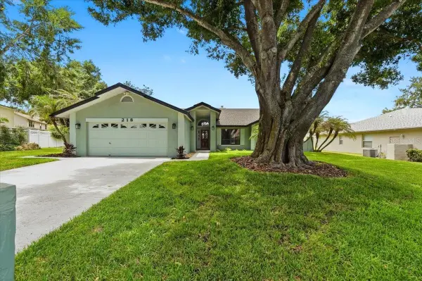 218 Lake Hartridge Drive Nw, WINTER HAVEN, FL 33881