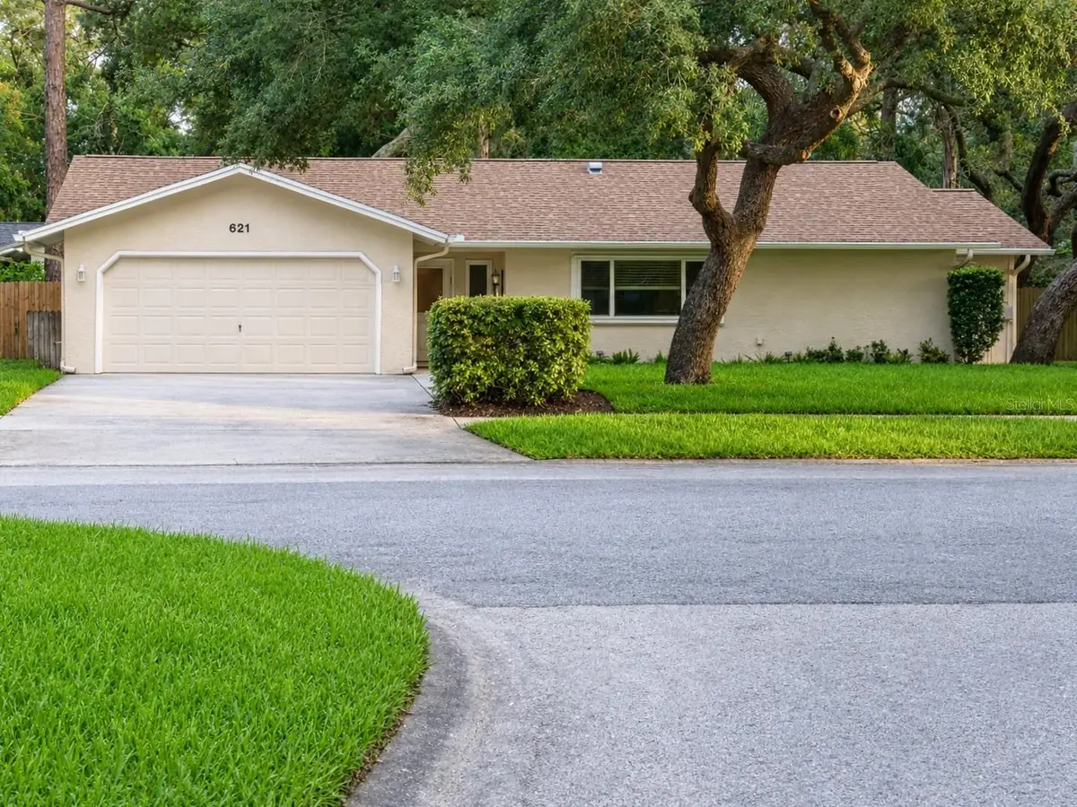 621 Timber Ln, Tarpon Springs, FL 34689 - #1