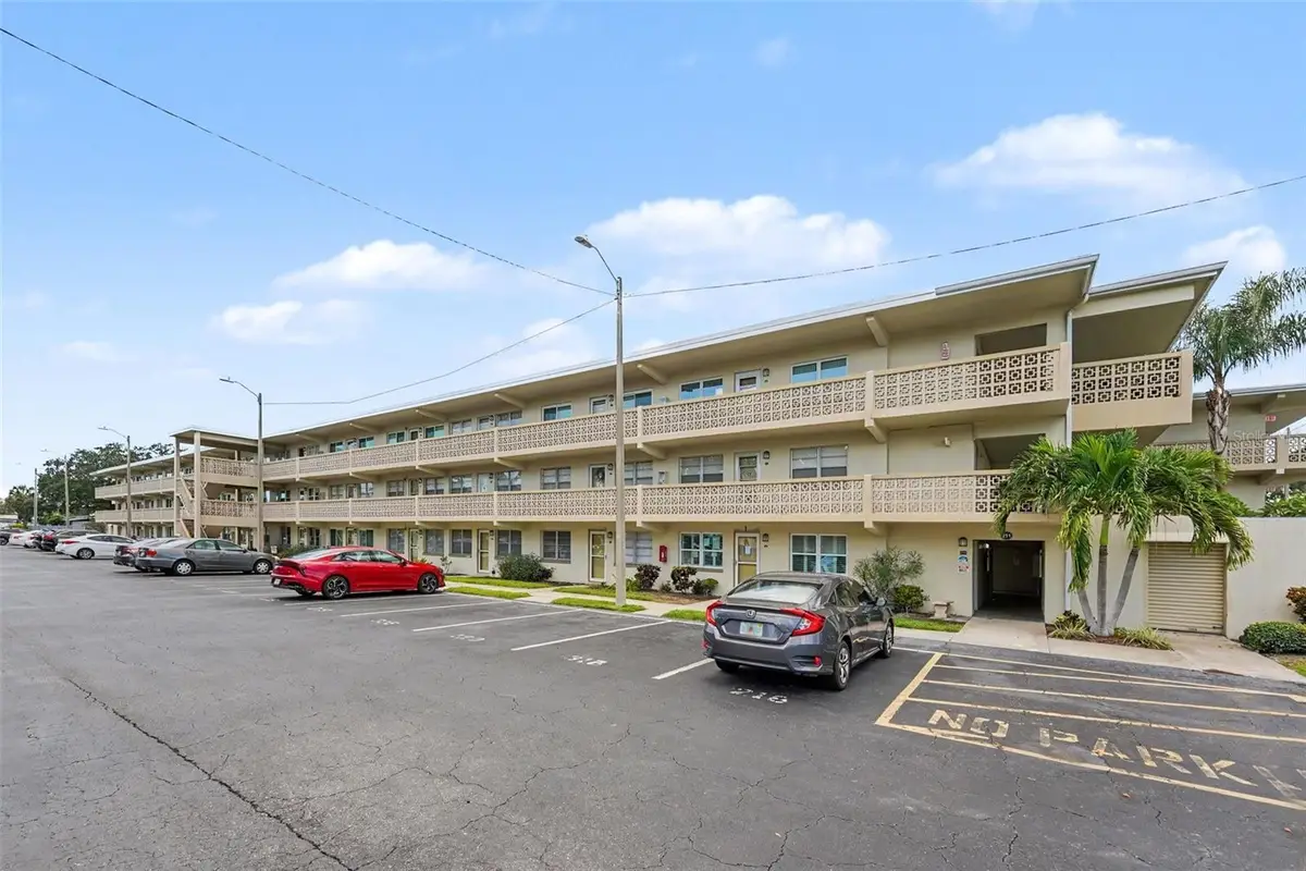 951 79th Avenue N #APT 322, Saint Petersburg, FL 33702 - #1