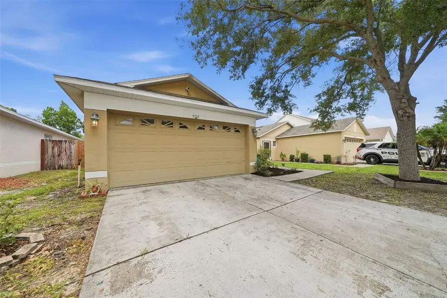 925 Windton Oak Drive, Ruskin, FL 33570 - #2