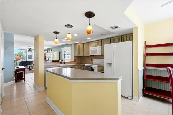 1328 Pasadena Avenue S #308, SOUTH PASADENA, FL 33707