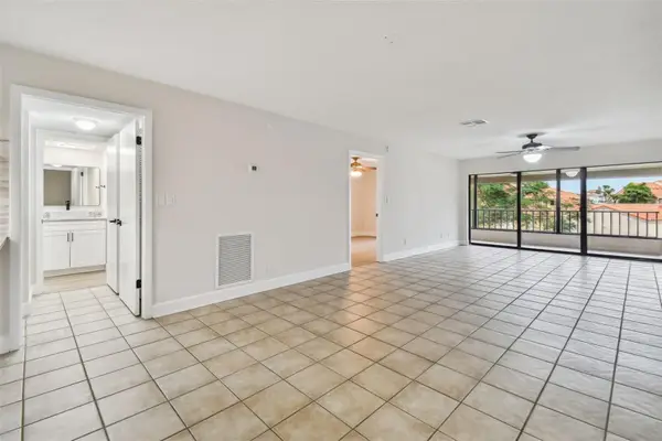 4800 Brittany Drive S #102, ST PETERSBURG, FL 33715
