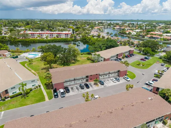 4550 Overlook Drive Ne #152, ST PETERSBURG, FL 33703