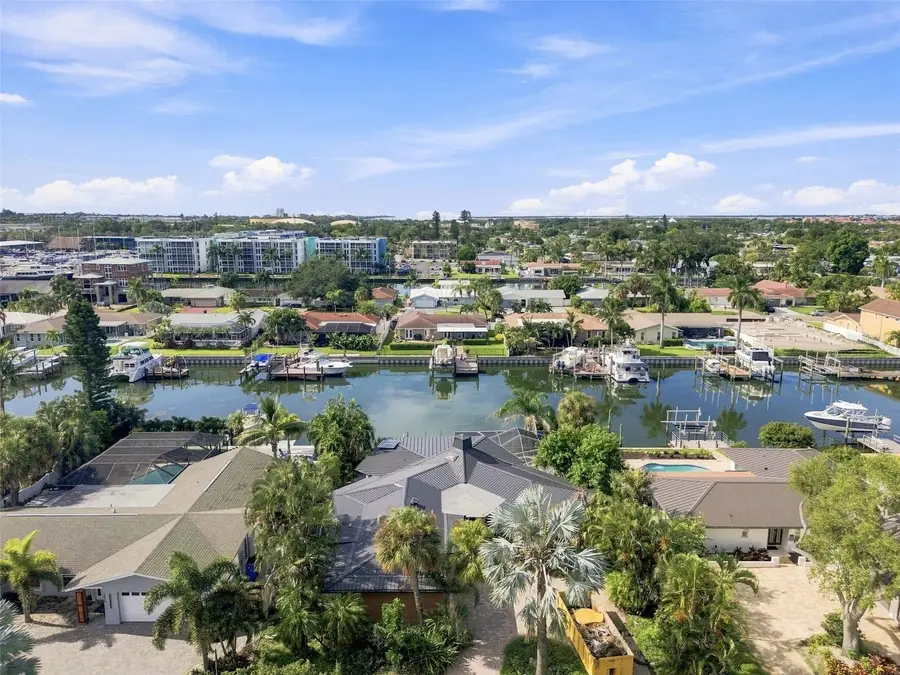 3830 46th Avenue S, Saint Petersburg, FL 33711 - #3