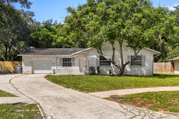 1418 Oak Valley Drive, SEFFNER, FL 33584