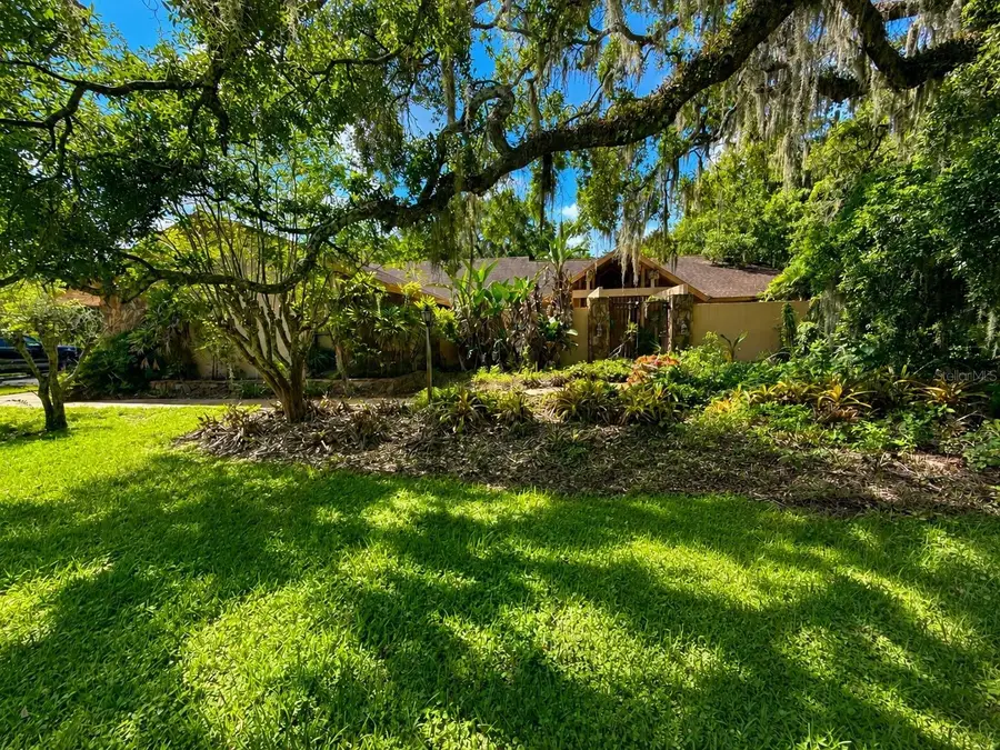 6701 Pemberton View Drive, Seffner, FL 33584 - #2