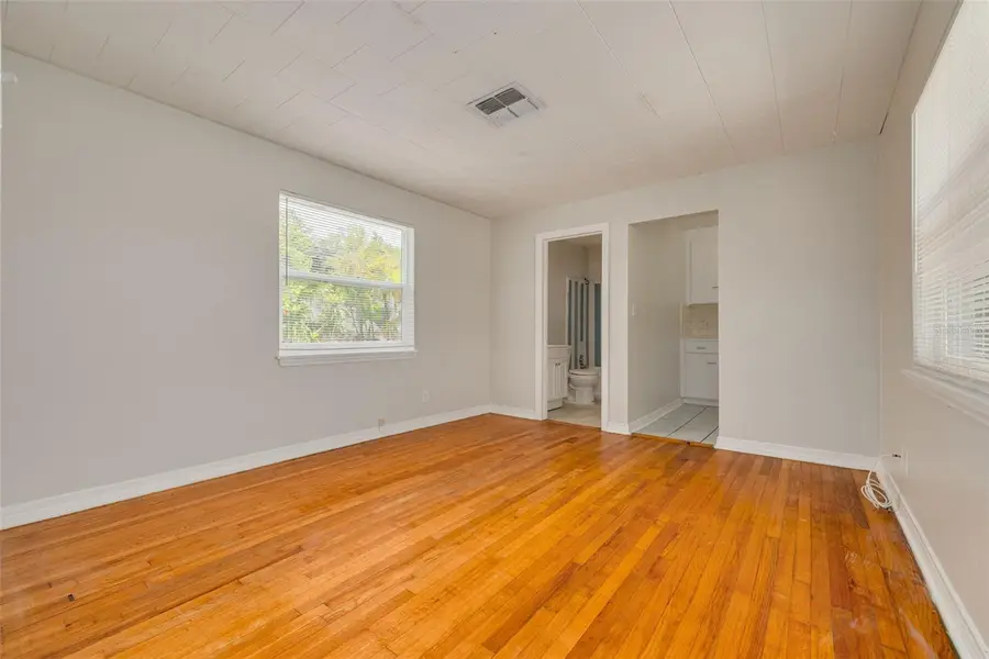 301 24th Avenue N, Saint Petersburg, FL 33704 - #3