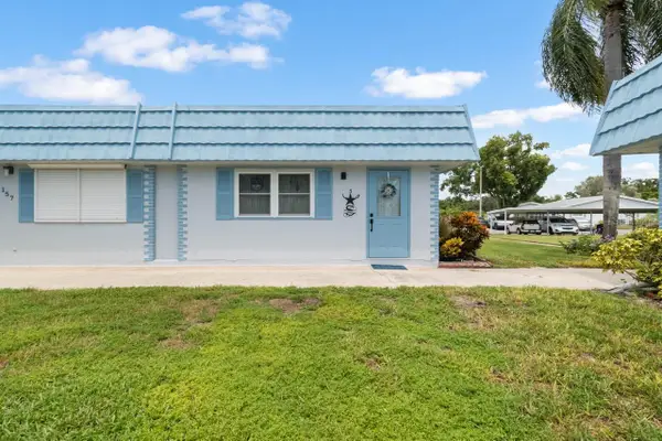 302 S Andover Place S #158, SUN CITY CENTER, FL 33573
