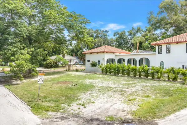 1949 5th Street N, ST PETERSBURG, FL 33704