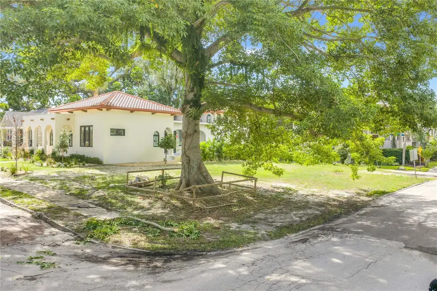 1949 5th Street N, Saint Petersburg, FL 33704 - #2