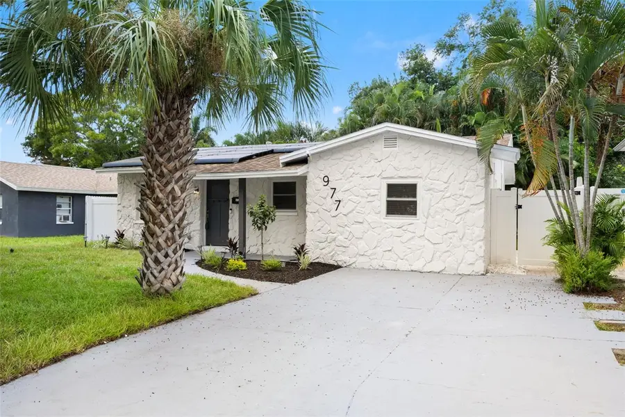 977 27th Avenue S, Saint Petersburg, FL 33705 - #2