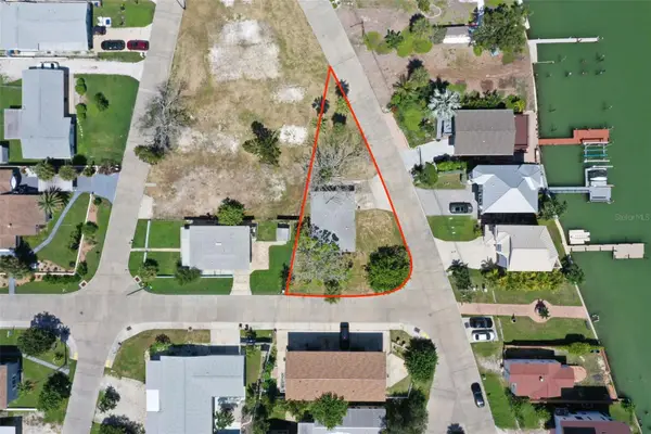 330 133rd Avenue E, MADEIRA BEACH, FL 33708