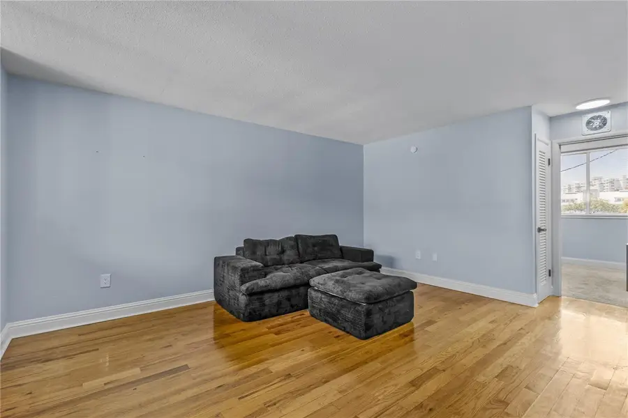 1301 S Howard Avenue #B18, Tampa, FL 33606 - #3