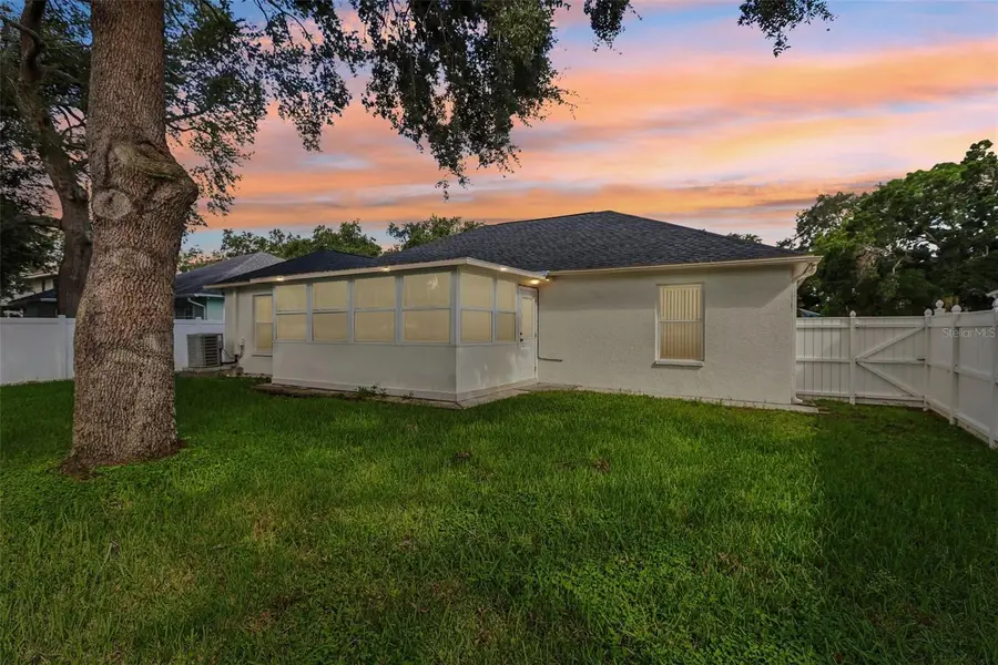 512 Atwood Avenue N, Saint Petersburg, FL 33702 - #2